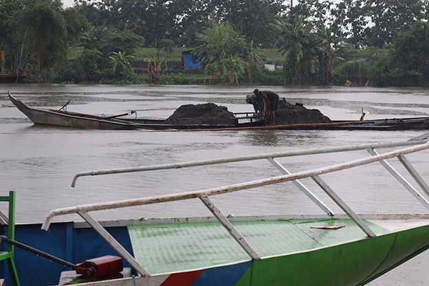 Penambangan Pasir Ilegal