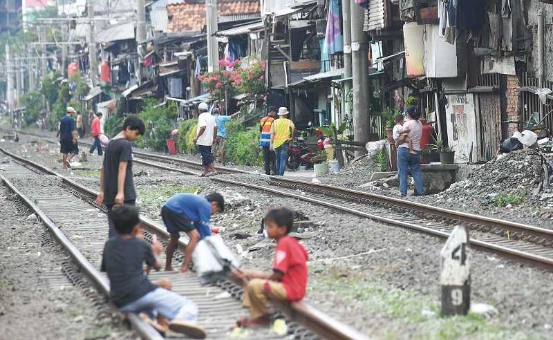 PENDUDUK MISKIN DI JAKARTA MENINGKAT