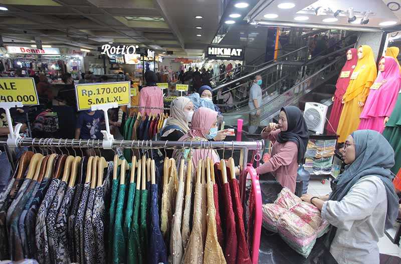 Pengunjung Tanah Abang