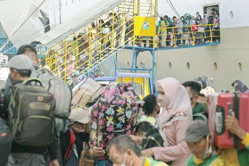 PENUMPANG KAPAL MUDIK LEBIH AWAL