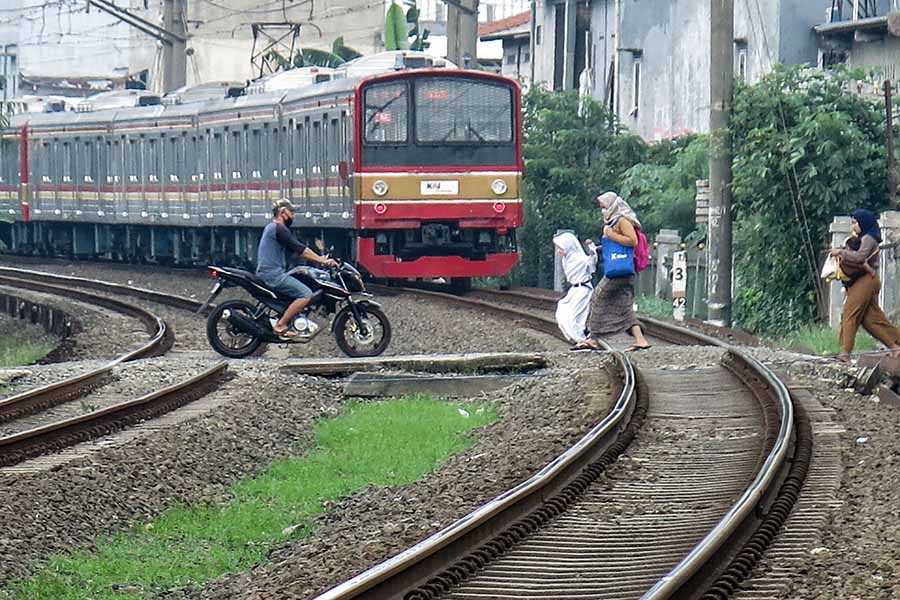 Penurunan Penumpang KRL