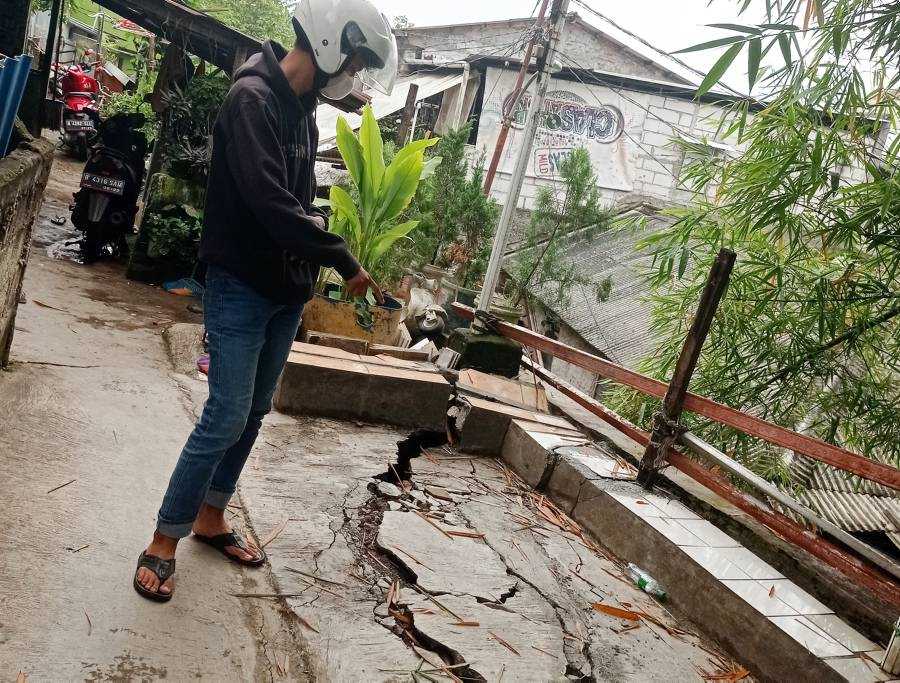 Penurunan Permukaan Tanah