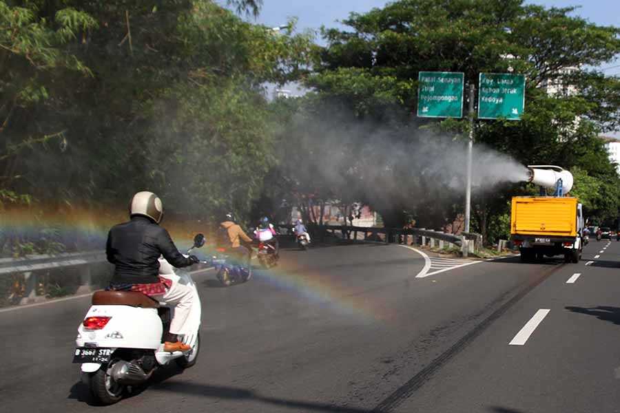 Penyemprotan Cairan Disinfektan