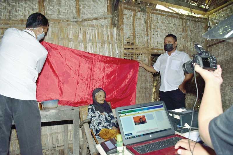 PEREKAMAN KTP UNTUK LANSIA