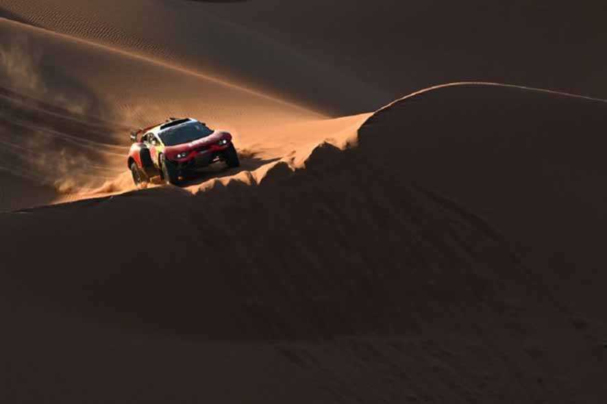Pertaruhan Strategi Loeb Serbuah Kemenangan Etape Maraton Dakar 2024