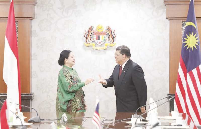 PERTEMUAN KETUA DPR RI DENGAN KETUA PARLEMEN MALAYSIA
