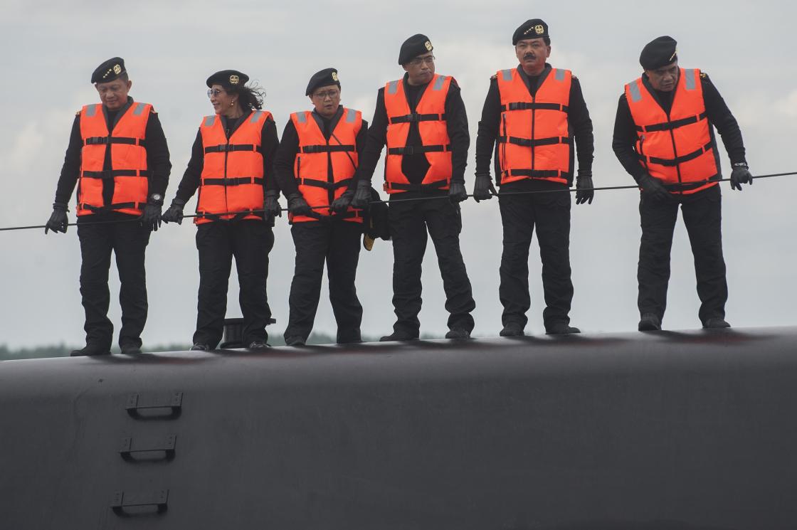 Di Atas Kapal Selam