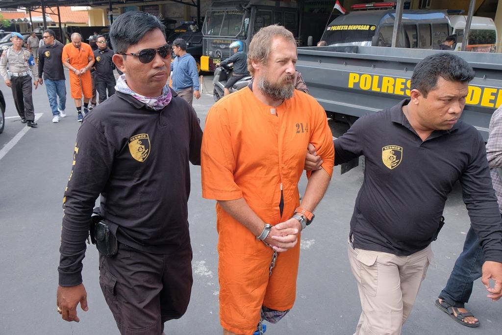 Perampokan "Money Changer"
