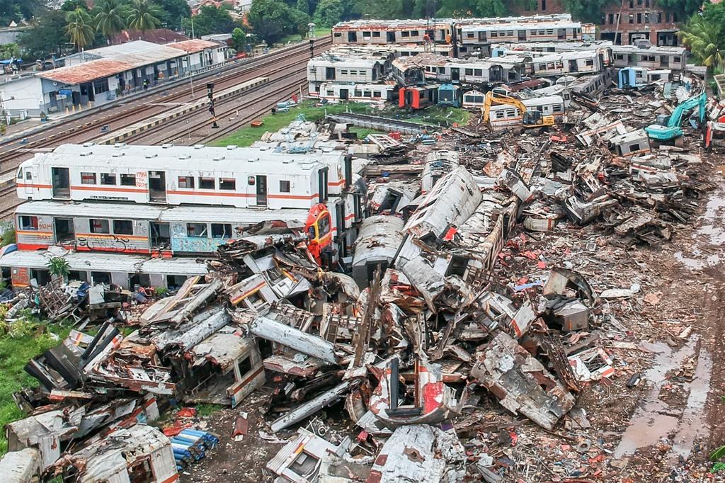 GERBONG KRL BEKAS