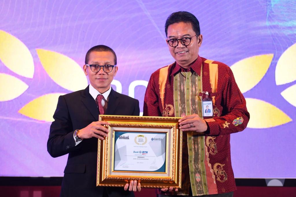 Raih Penghargaan