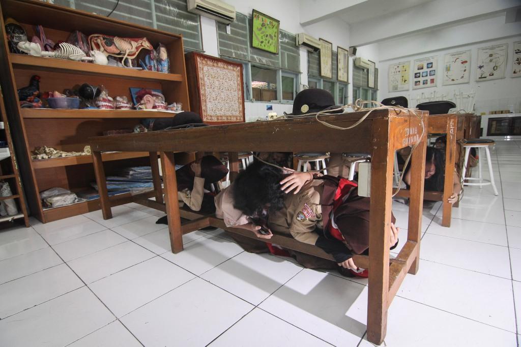 Simulasi Gempa