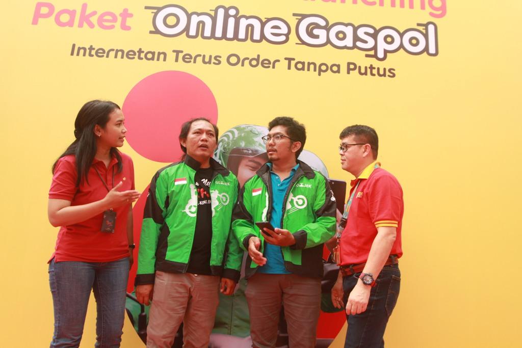 Peluncuran Paket "Online"