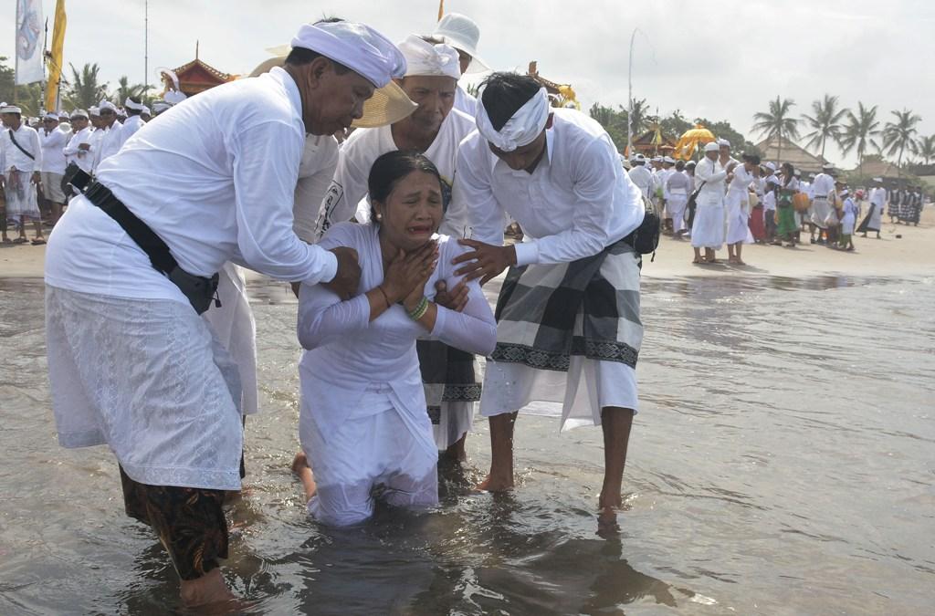 Sambut Hari Raya Nyepi