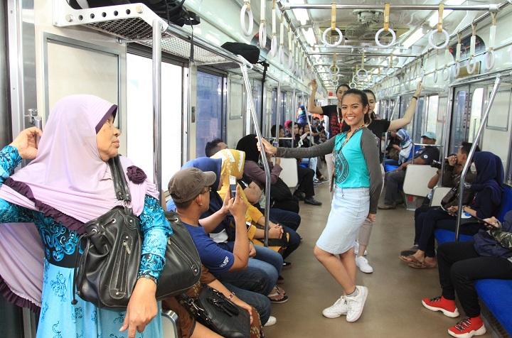 "Fashion Show" di KRL