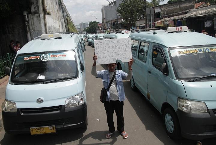 Demo Angkot