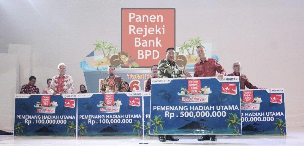 Serahkan Hadiah