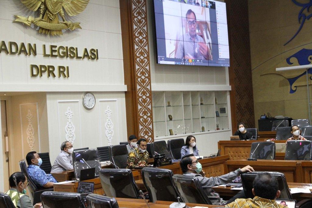 Bahas RUU Cipta Kerja