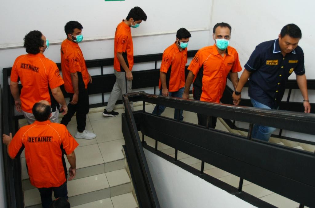 Langgar Keimigrasian