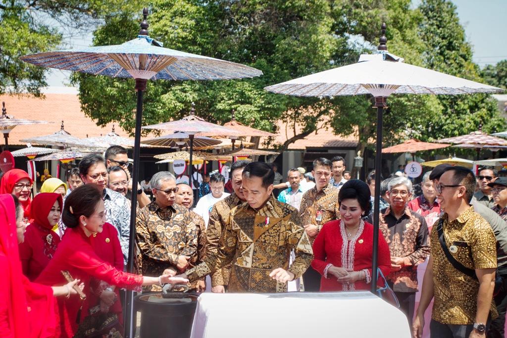 PERINGATAN HARI BATIK