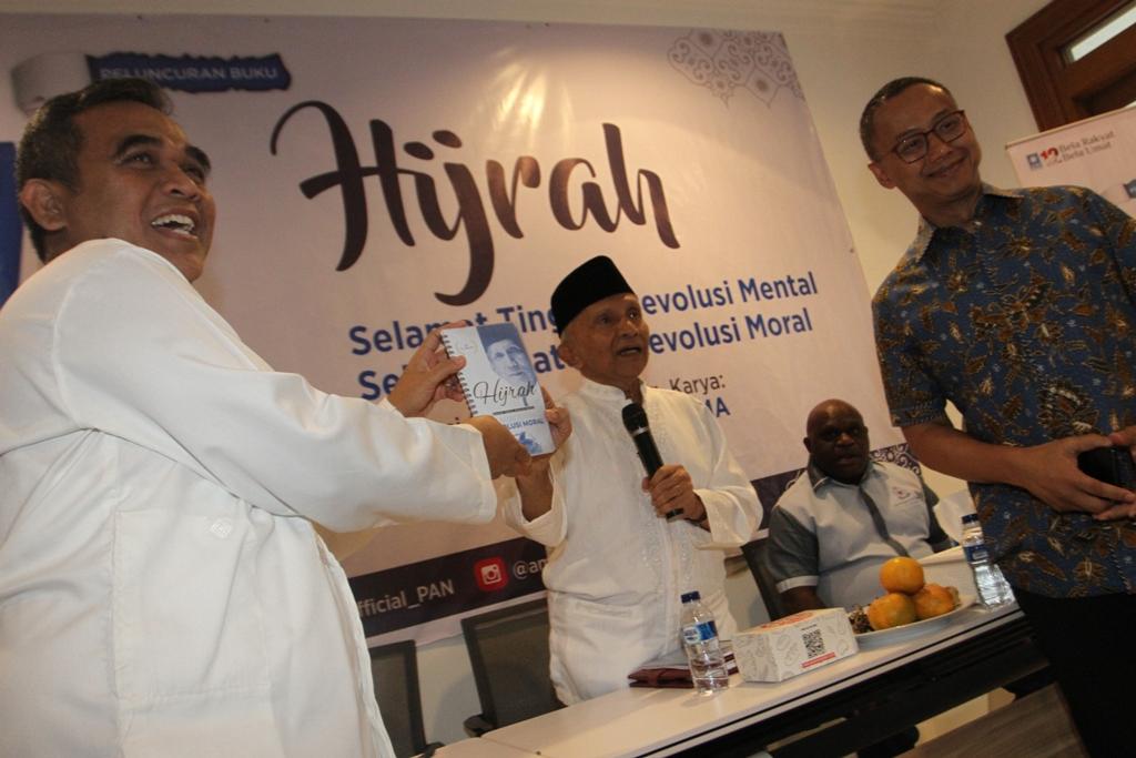 Luncurkan Buku