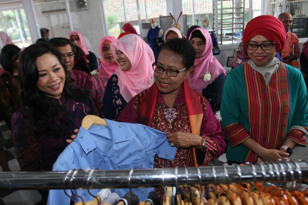Kartini "Blue Bird"