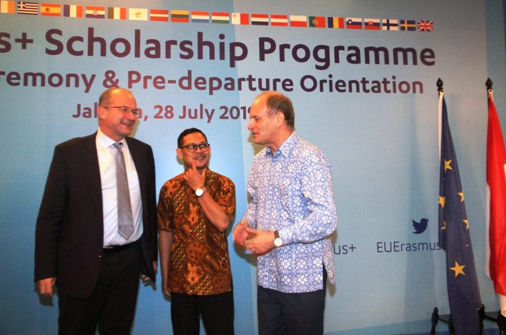 Pemberian Beasiswa