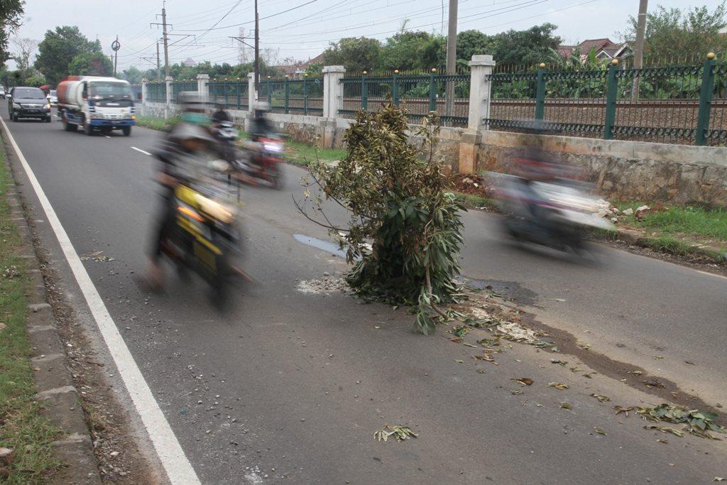Jalan Rusak