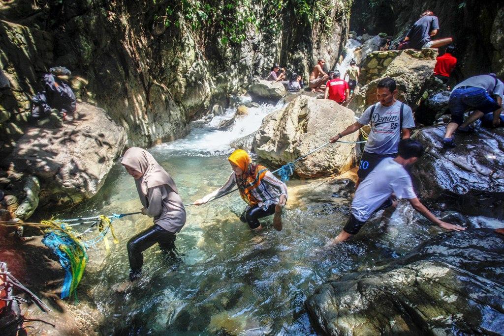 Wisata Air Terjun Leuwi Hejo
