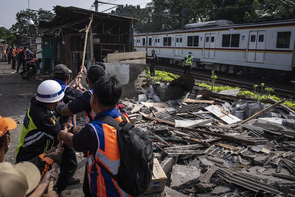 Penertiban Jalur Kereta