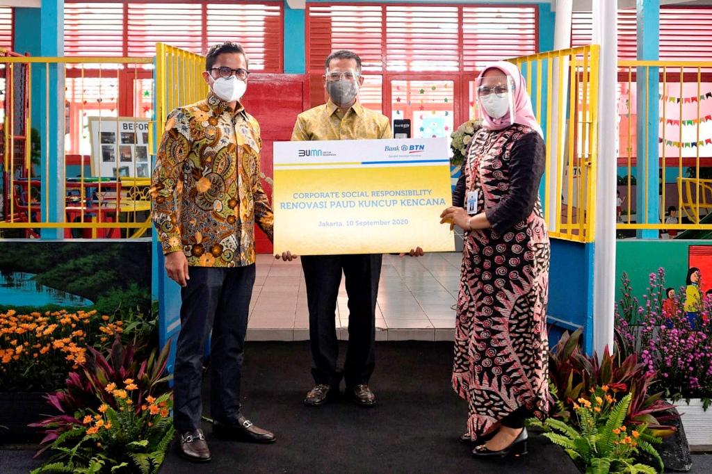 Serahkan Bantuan