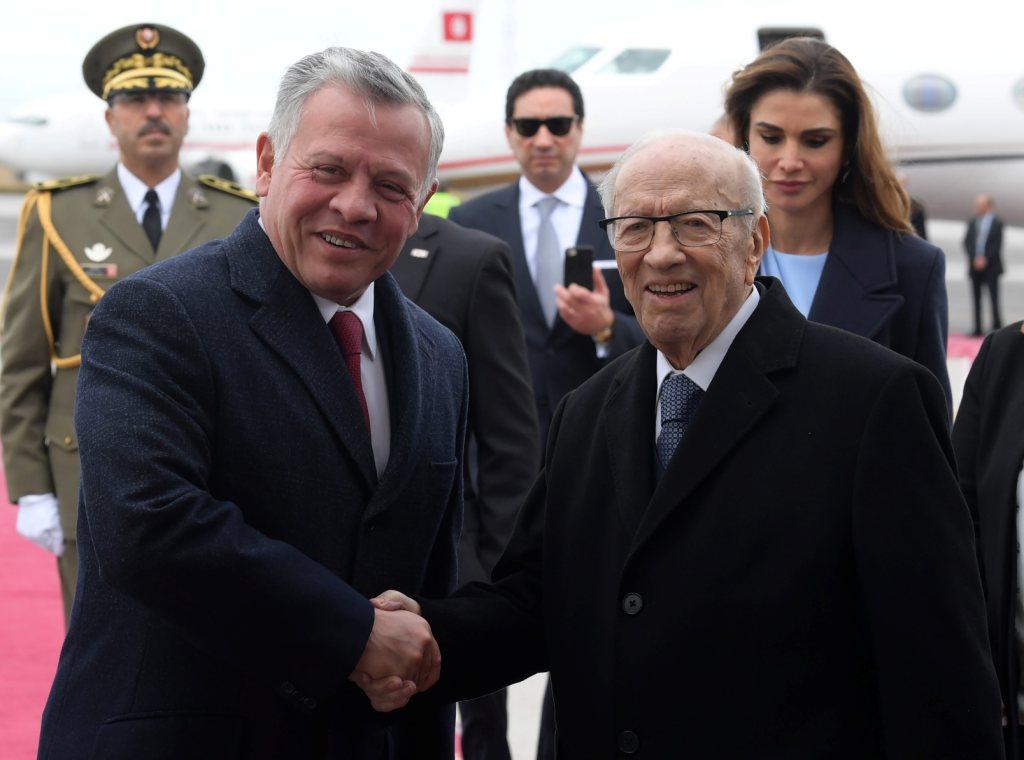 Tiba di Tunisia