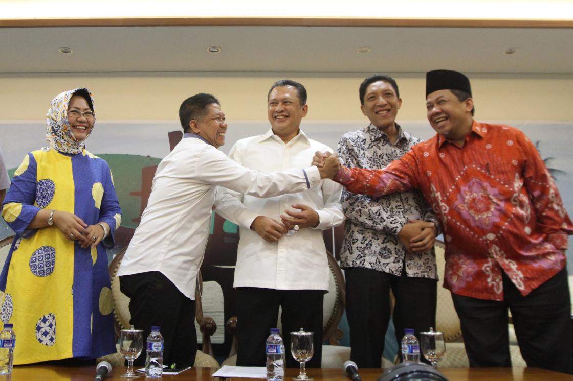 Tolok Ukur Kritik DPR