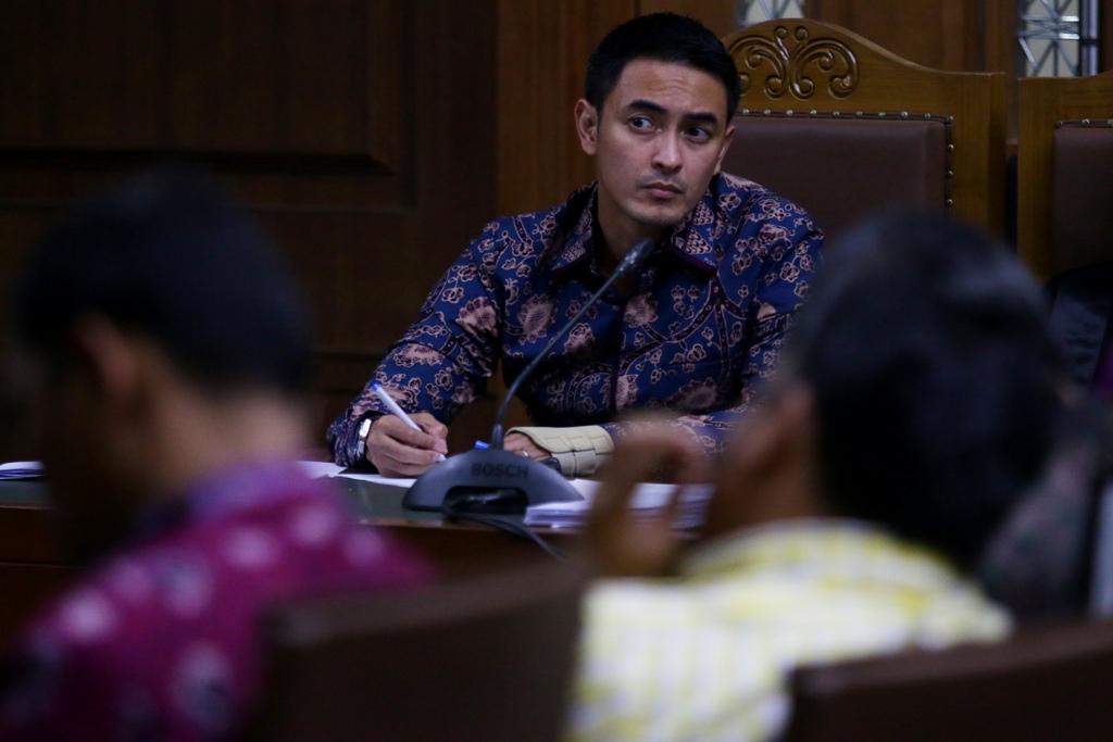 Sidang Kasus Gratifikasi