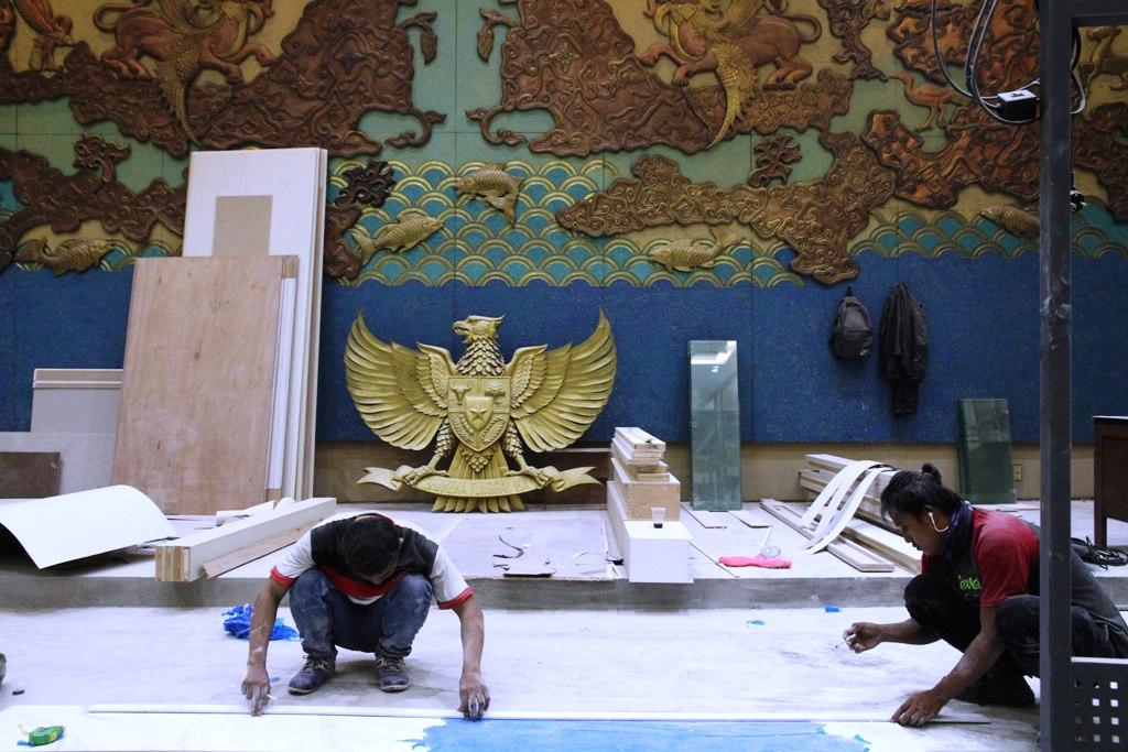 Renovasi Ruang Rapat