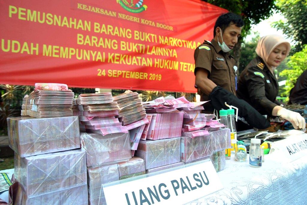 Uang Palsu