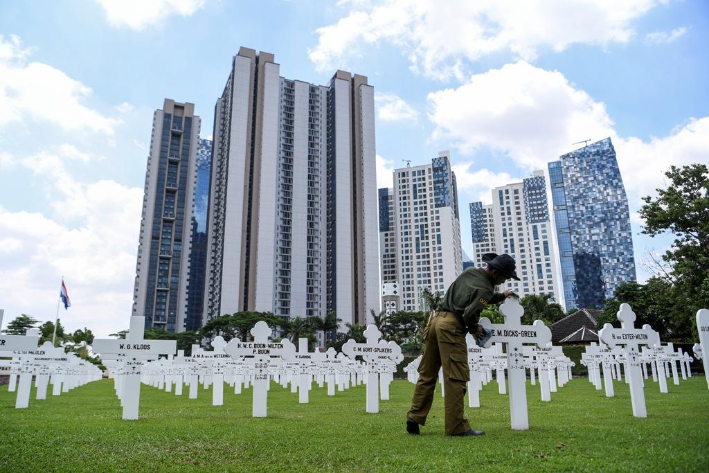 Perawatan Makam