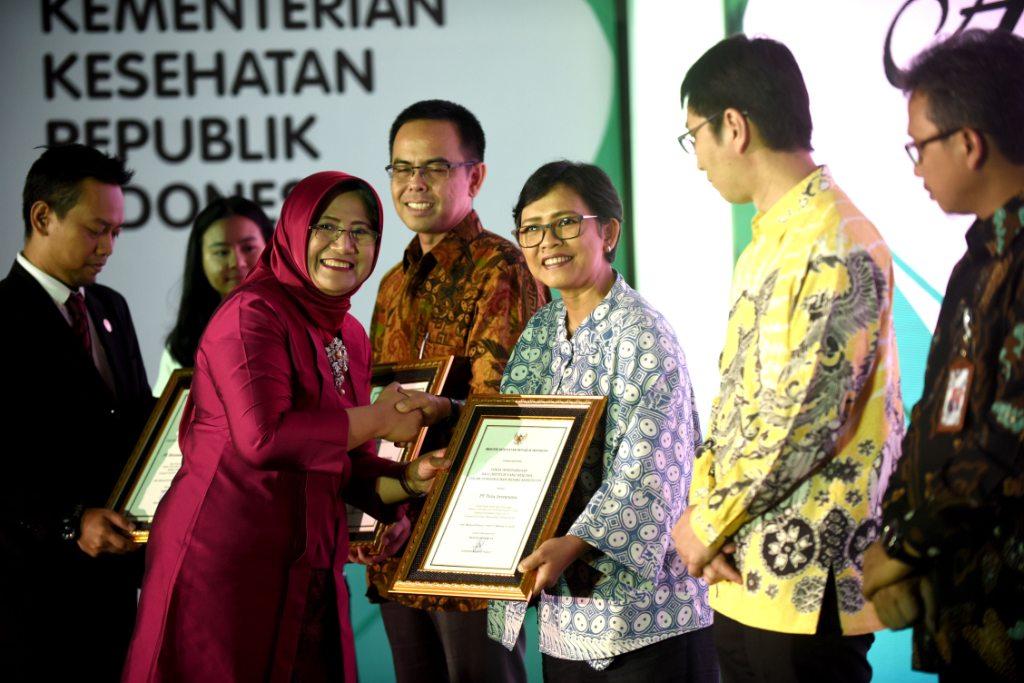 Terima Penghargaan