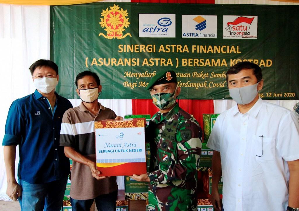 Serahkan Bantuan