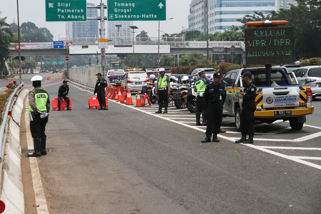 Pintu Tol Ditutup