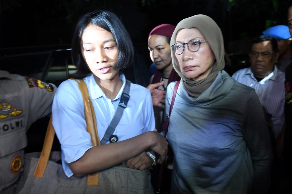 ditahan kepolisian