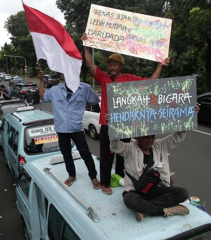 Protes Kebijakan DKI