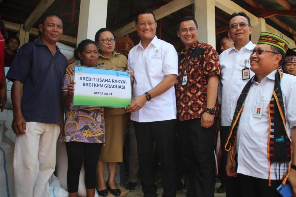 Serahkan Kredit Usaha