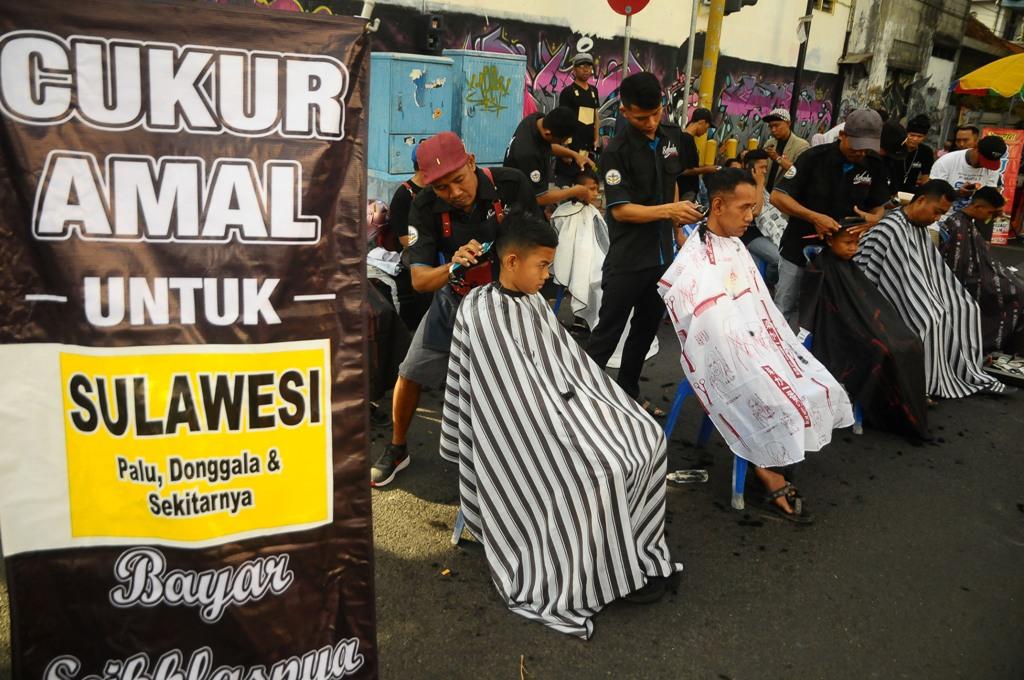 Bantu Korban Gempa