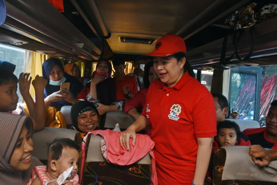 Menko Puan Sambangi Pemudik