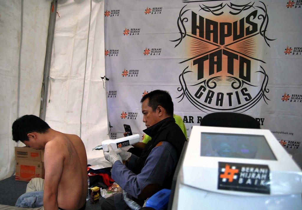 Hapus Tato