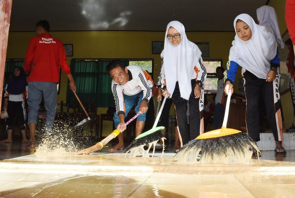 Bersihkan Kelas