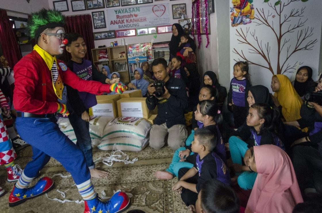 Hibur Penderita Kanker