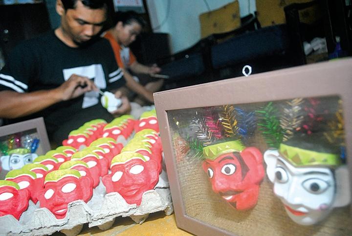 Perajin Topeng Betawi
