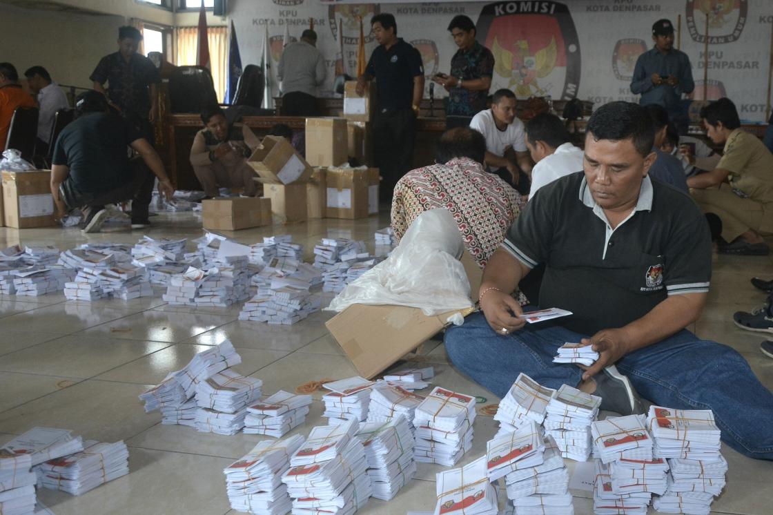 Menghitung Surat Suara