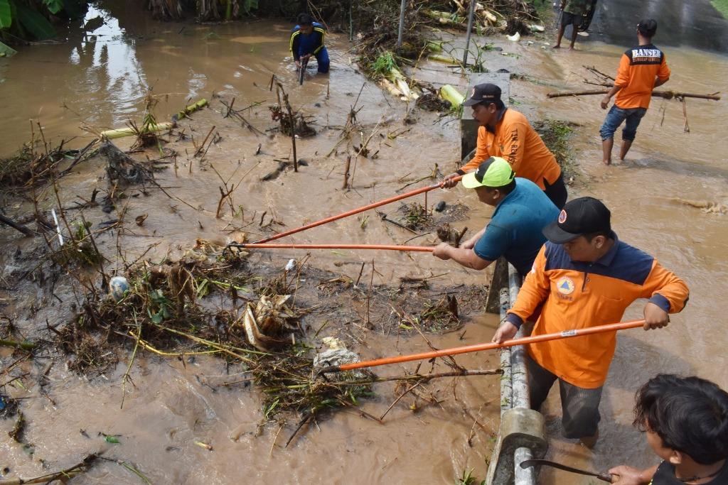 Bersihkan Sampah